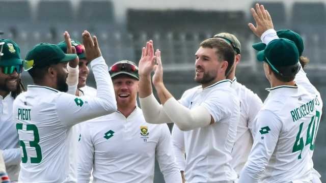 ব্যাটিং ব্যর্থতায় ১০৬ রানে অলআউট বাংলাদেশ
