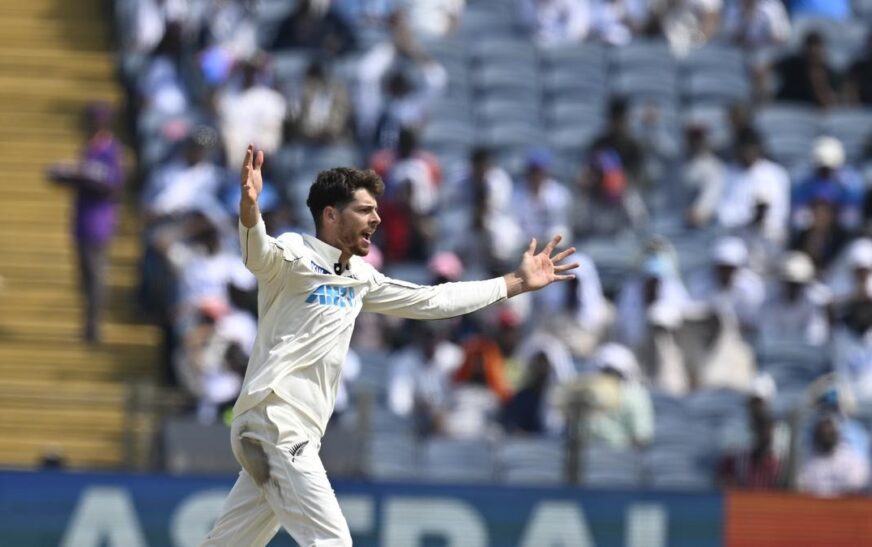 স্যান্টনারের স্পিন ঝড়ে বেহাল দশা ভারতের