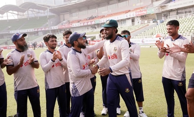 মুশফিকের ফর্ম নিয়ে জাকেরের পক্ষ নেয়া: “প্রতিদিন ওনারই যে রান করতে হবে, এমন তো কোনো কথা নেই”