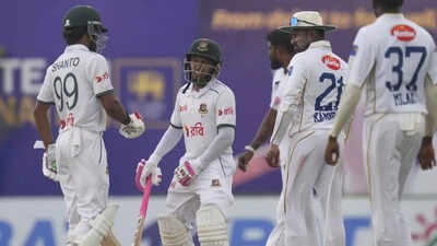 টসে জিতে ব্যাটিংয়ে বাংলাদেশ, একাদশে ফিরলেন মিরাজ ও এবাদত
