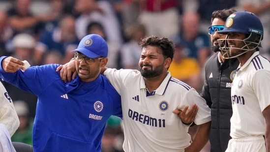 ঋষভ পান্ত ছিটকে গেলেন ইংল্যান্ড সিরিজের বাকি অংশ থেকে